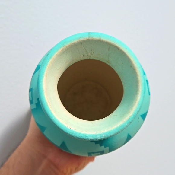 Signed Green "Trail Of Tears" Vase - Picture 4 of 5